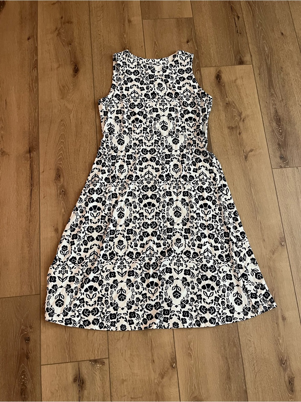 croft & barrow Black and White Floral Sleeveless Fit & Flare Dress (Size L)